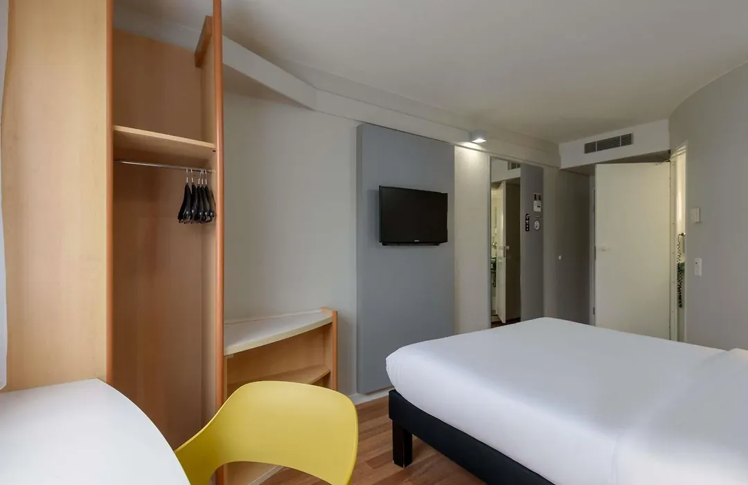 ibis Hotel Köln Airport-1